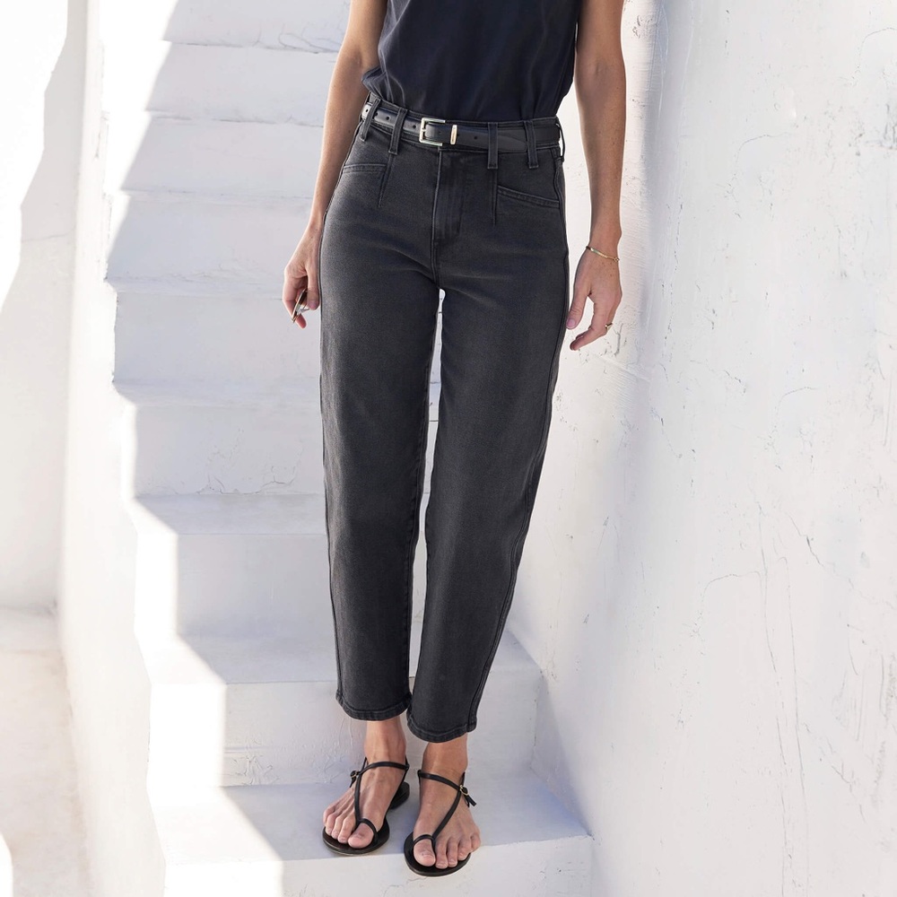 AYR Women's High Rise barrel leg Jeans - Black